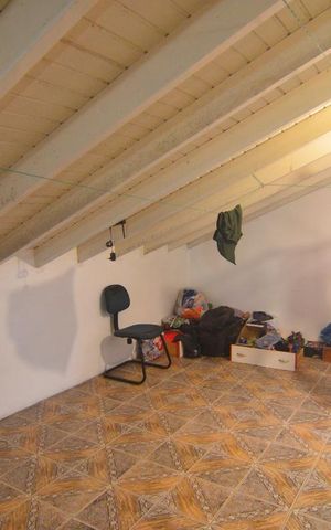 Casa à venda com 176m², 5 quartos e 6 vagasSótão
