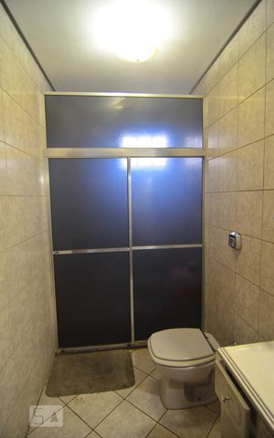 Casa à venda com 176m², 5 quartos e 6 vagasBanheiro