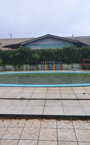 Casa à venda com 176m², 5 quartos e 6 vagasPiscina