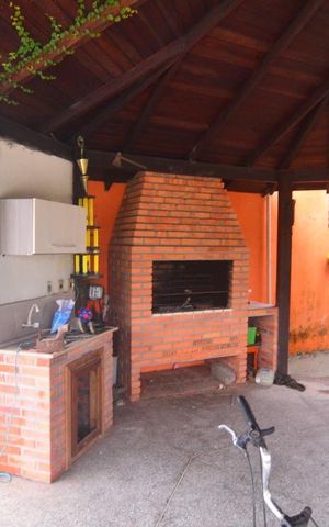 Casa à venda com 176m², 5 quartos e 6 vagasQuiosque