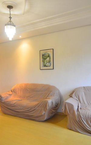 Casa à venda com 176m², 5 quartos e 6 vagasSala