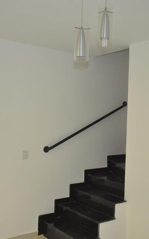Casa de condomínio para alugar com 51m², 2 quartos e 1 vagaEscada