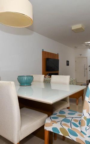 Casa à venda com 190m², 3 quartos e 2 vagas Casa à venda com 190m², 3 quartos e 2 vagasSala