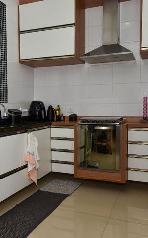 Casa à venda com 190m², 3 quartos e 2 vagas Casa à venda com 190m², 3 quartos e 2 vagasCozinha