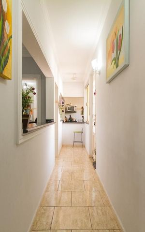 Casa à venda com 300m², 3 quartos e 2 vagasCorredor