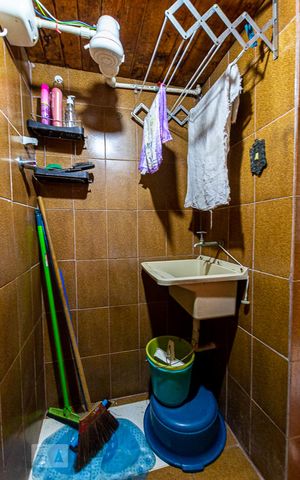 Studio para alugar com 33m², 1 quarto e sem vaga Studio para alugar com 33m², 1 quarto e sem vagaBanheiro