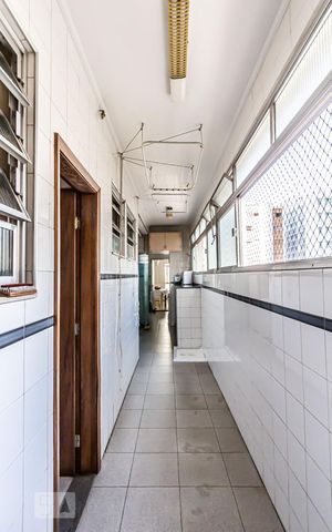 Apartamento à venda com 207m², 4 quartos e 2 vagas Apartamento à venda com 207m², 4 quartos e 2 vagasÁrea de serviço