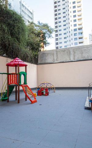 Apartamento à venda com 207m², 4 quartos e 2 vagas Apartamento à venda com 207m², 4 quartos e 2 vagasPlayground