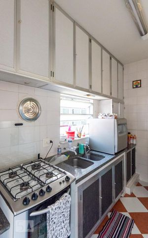 Apartamento à venda com 72m², 2 quartos e 1 vagaCozinha e Área de Serviço