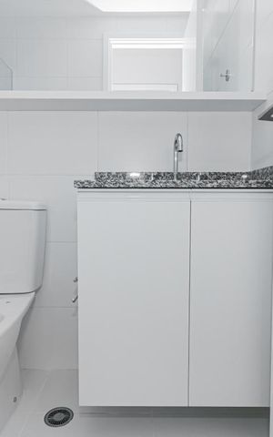 Apartamento para alugar com 62m², 2 quartos e 2 vagas Apartamento para alugar com 62m², 2 quartos e 2 vagasBANHEIRO