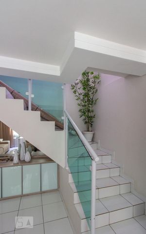 Casa à venda com 180m², 7 quartos e 1 vagaSala
