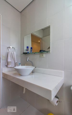 Casa à venda com 180m², 7 quartos e 1 vagaBanheiro Quarto 2 - Suíte