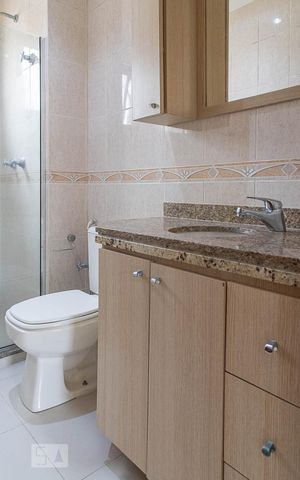 Apartamento para alugar com 350m², 3 quartos e 4 vagas Apartamento para alugar com 350m², 3 quartos e 4 vagasBanheiro da suíte 1