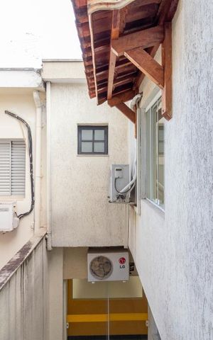 Casa à venda com 220m², 3 quartos e 2 vagas Casa à venda com 220m², 3 quartos e 2 vagasVaranda Suíte 1