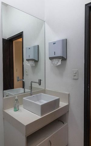 Casa à venda com 220m², 3 quartos e 2 vagas Casa à venda com 220m², 3 quartos e 2 vagasLavabo