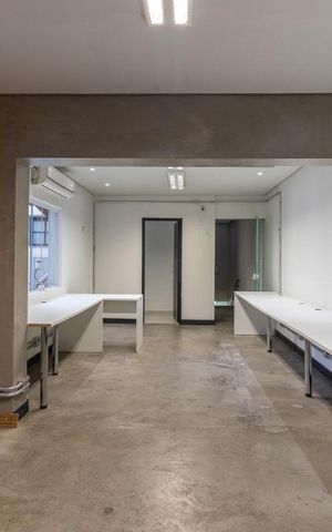 Casa à venda com 220m², 3 quartos e 2 vagas Casa à venda com 220m², 3 quartos e 2 vagasSuíte 1 e 2 / Sala de Trabalho 1