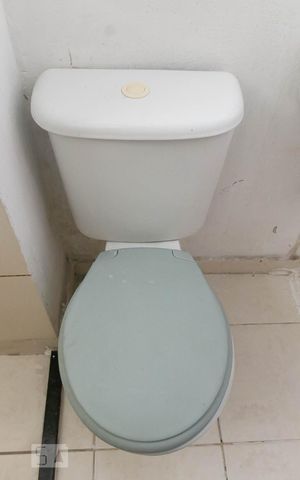 Apartamento para alugar com 47m², 2 quartos e sem vagaDetalhe banheiro