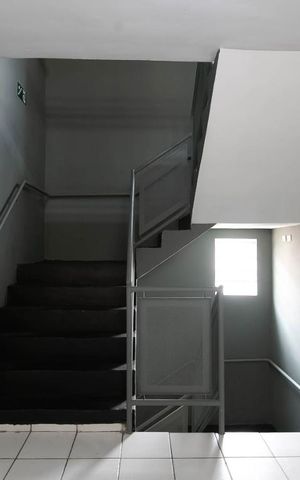 Apartamento para alugar com 47m², 2 quartos e sem vagaEscada