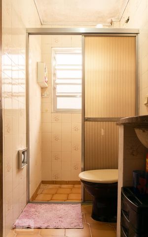Casa à venda com 177m², 4 quartos e 2 vagas Casa à venda com 177m², 4 quartos e 2 vagasBanheiro Social