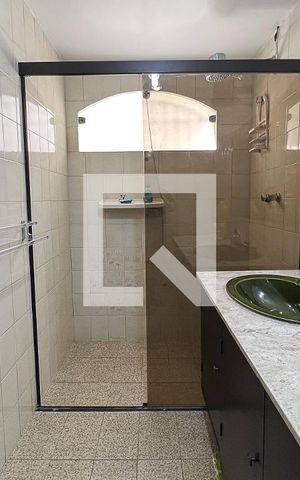 Casa à venda com 230m², 3 quartos e 3 vagasBanheiro do Quarto 2
