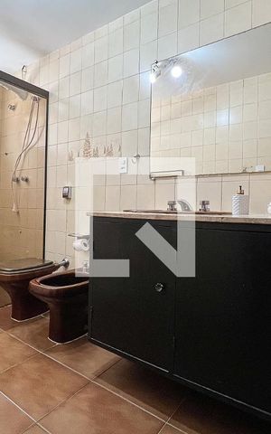 Casa à venda com 230m², 3 quartos e 3 vagasBanheiro do Quarto 1