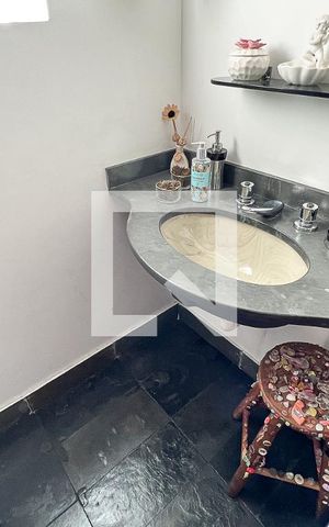 Casa à venda com 230m², 3 quartos e 3 vagasLavabo