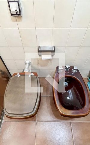 Casa à venda com 230m², 3 quartos e 3 vagasBanheiro do Quarto 1