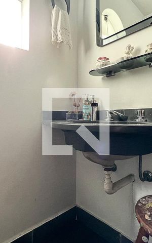 Casa à venda com 230m², 3 quartos e 3 vagasLavabo