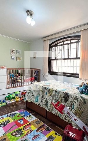 Casa à venda com 230m², 3 quartos e 3 vagasQuarto 2- Suíte