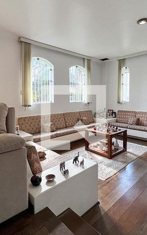 Casa à venda com 230m², 3 quartos e 3 vagasSala 1
