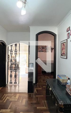 Casa à venda com 230m², 3 quartos e 3 vagasHall