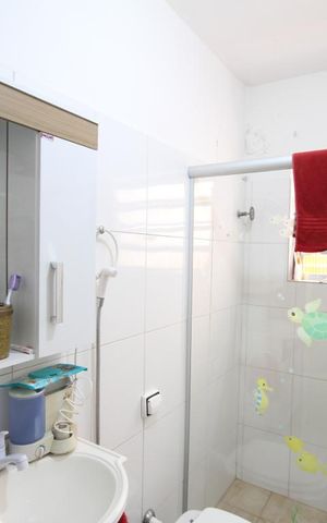 Casa à venda com 150m², 4 quartos e 1 vagaBanheiro