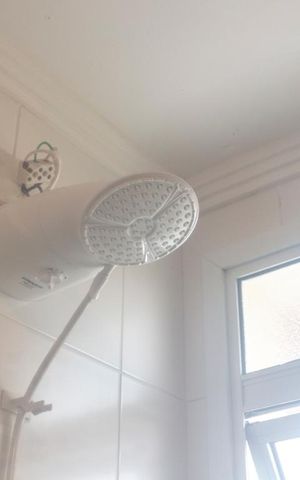 Apartamento à venda com 138m², 3 quartos e 6 vagasChuveiro