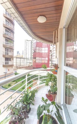 Apartamento à venda com 138m², 3 quartos e 6 vagasVaranda
