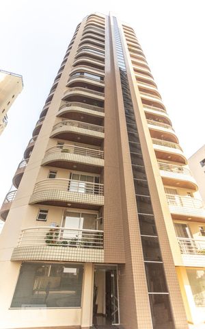 Apartamento à venda com 138m², 3 quartos e 6 vagasFachada