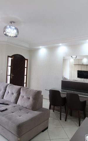 Casa para alugar com 206m², 4 quartos e 5 vagasSala