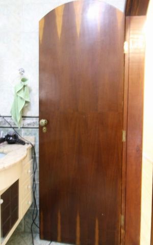 Casa para alugar com 206m², 4 quartos e 5 vagasBanheiro social