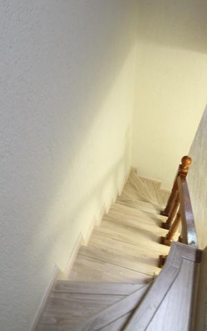 Casa para alugar com 206m², 4 quartos e 5 vagasEscada sótão