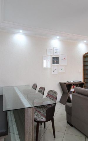 Casa para alugar com 206m², 4 quartos e 5 vagasSala