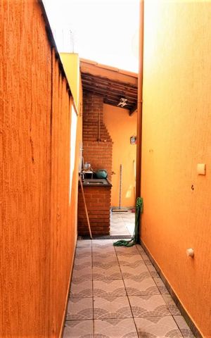 Casa para alugar com 206m², 4 quartos e 5 vagasÁrea ventilação