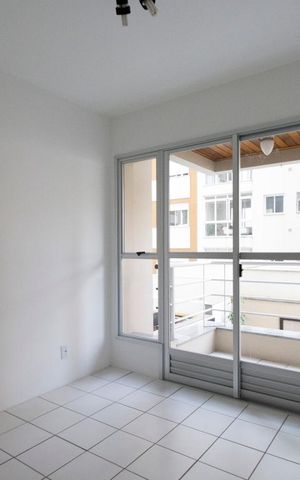 Apartamento para alugar com 70m², 2 quartos e 1 vagaSala