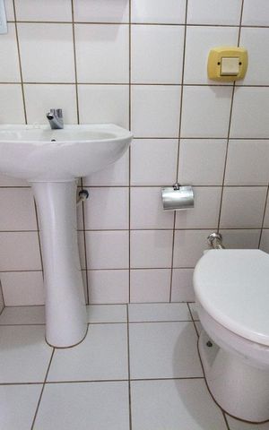 Apartamento para alugar com 70m², 2 quartos e 1 vagaBanheiro do quarto 01