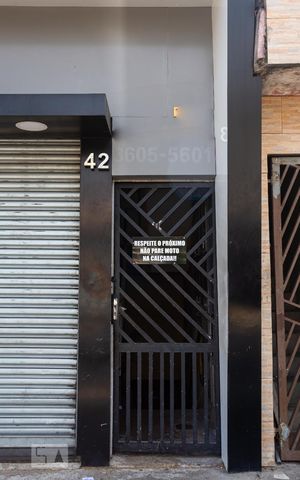 Casa para alugar com 35m², 1 quarto e sem vaga Casa para alugar com 35m², 1 quarto e sem vagaFachada