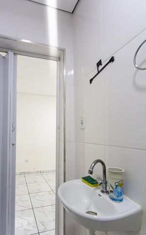 Casa para alugar com 35m², 1 quarto e sem vaga Casa para alugar com 35m², 1 quarto e sem vagaBanheiro