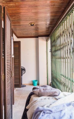 Casa à venda com 252m², 3 quartos e 2 vagas Casa à venda com 252m², 3 quartos e 2 vagasVaranda da Suite