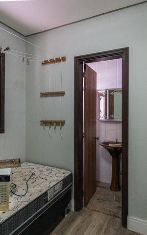 Casa à venda com 252m², 3 quartos e 2 vagas Casa à venda com 252m², 3 quartos e 2 vagasQuarto de Serviço