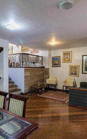 Casa à venda com 252m², 3 quartos e 2 vagas Casa à venda com 252m², 3 quartos e 2 vagasSala 1