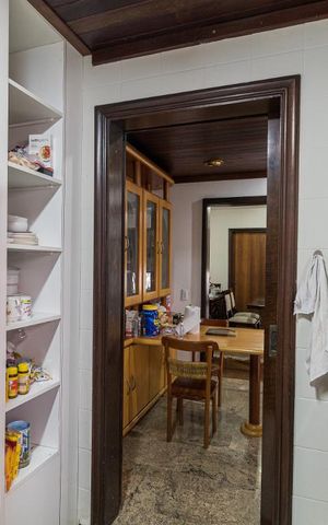 Casa à venda com 252m², 3 quartos e 2 vagas Casa à venda com 252m², 3 quartos e 2 vagasCozinha