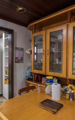 Casa à venda com 252m², 3 quartos e 2 vagas Casa à venda com 252m², 3 quartos e 2 vagasCozinha