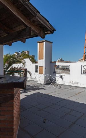 Casa à venda com 252m², 3 quartos e 2 vagas Casa à venda com 252m², 3 quartos e 2 vagasTerraço